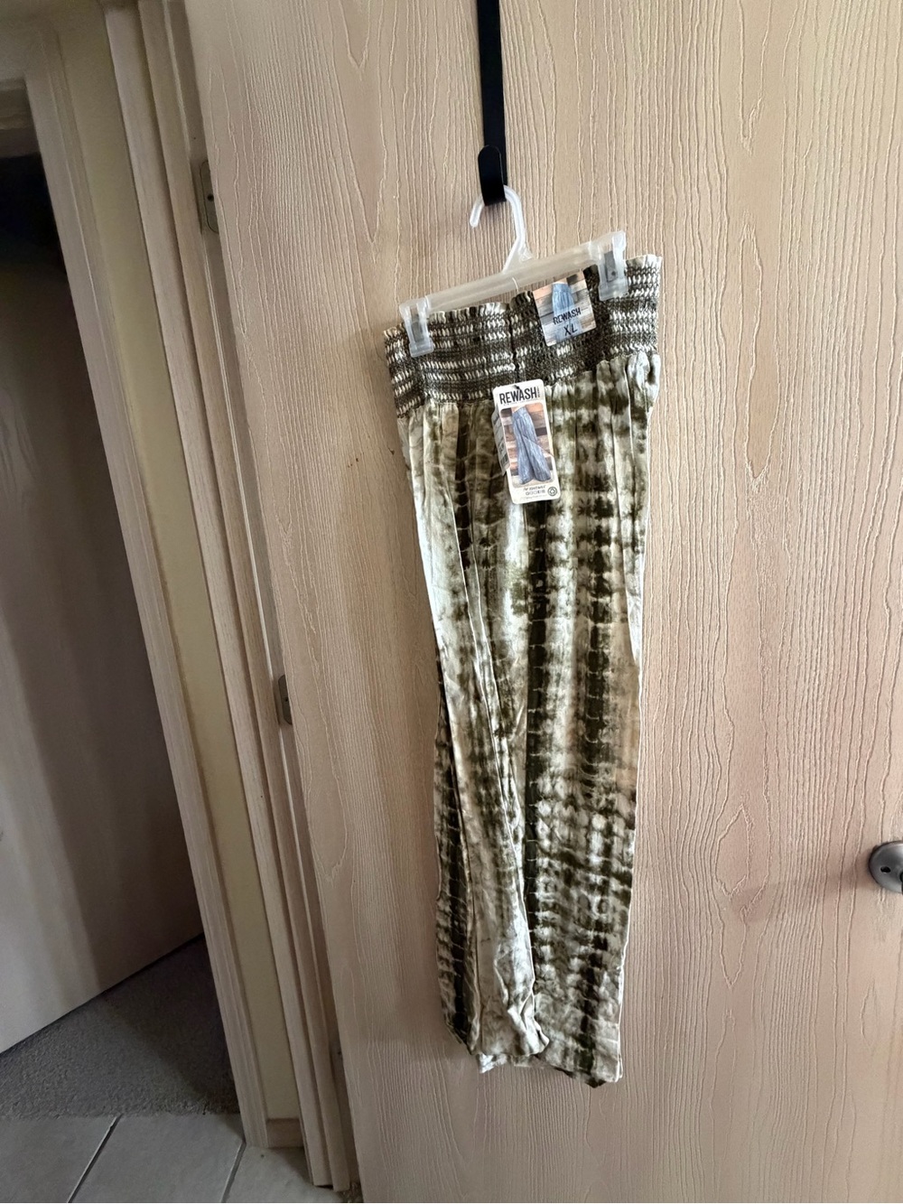 Rewash Olive and Cream Tie-Dye Velvet Lounge Pants